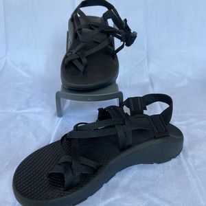 Chaco z/Cloud X women’s solid black sandals